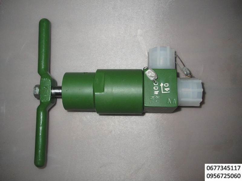 Газовый вентиль  АВ-011М, АВ-013М ,стендовую газовую арматуру на высокое давление, судовую криогенную арматуру, ду-5,  ду-10 ру-400 